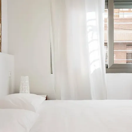 Click Apartment *